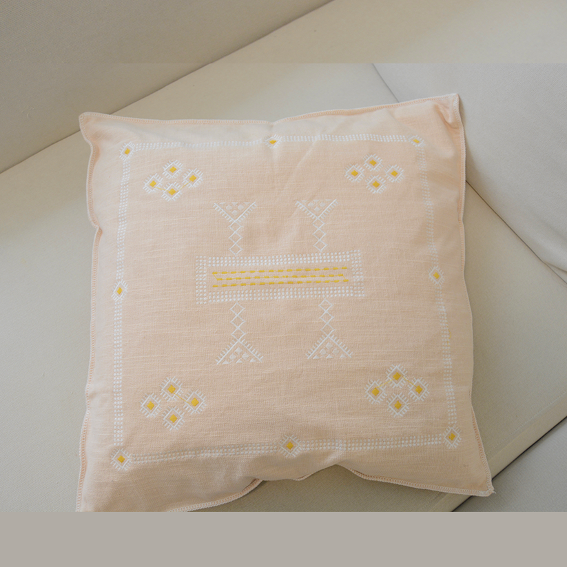 Machine embroidered Nude Cotton cushion cover - Closure – Zip