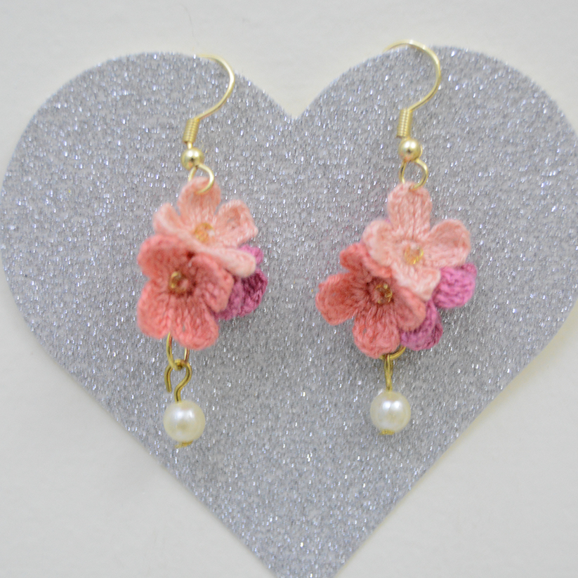 Handmade Crochet dangling flowers earrings - Pink