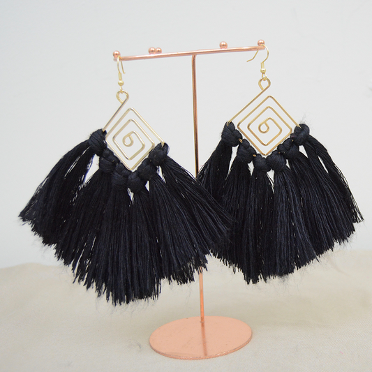 Handmade macrame knoted Earring  - Black