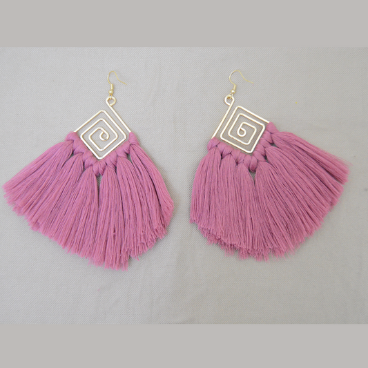 Handmade macrame knoted Earring  - Mauve